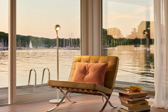 Stehleuchte modern gold matt