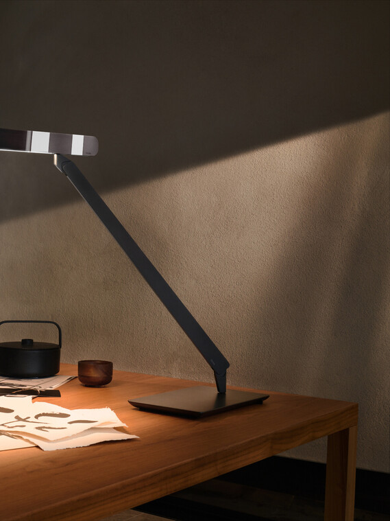 Taglio tavolo dark chrome Schreibtisch